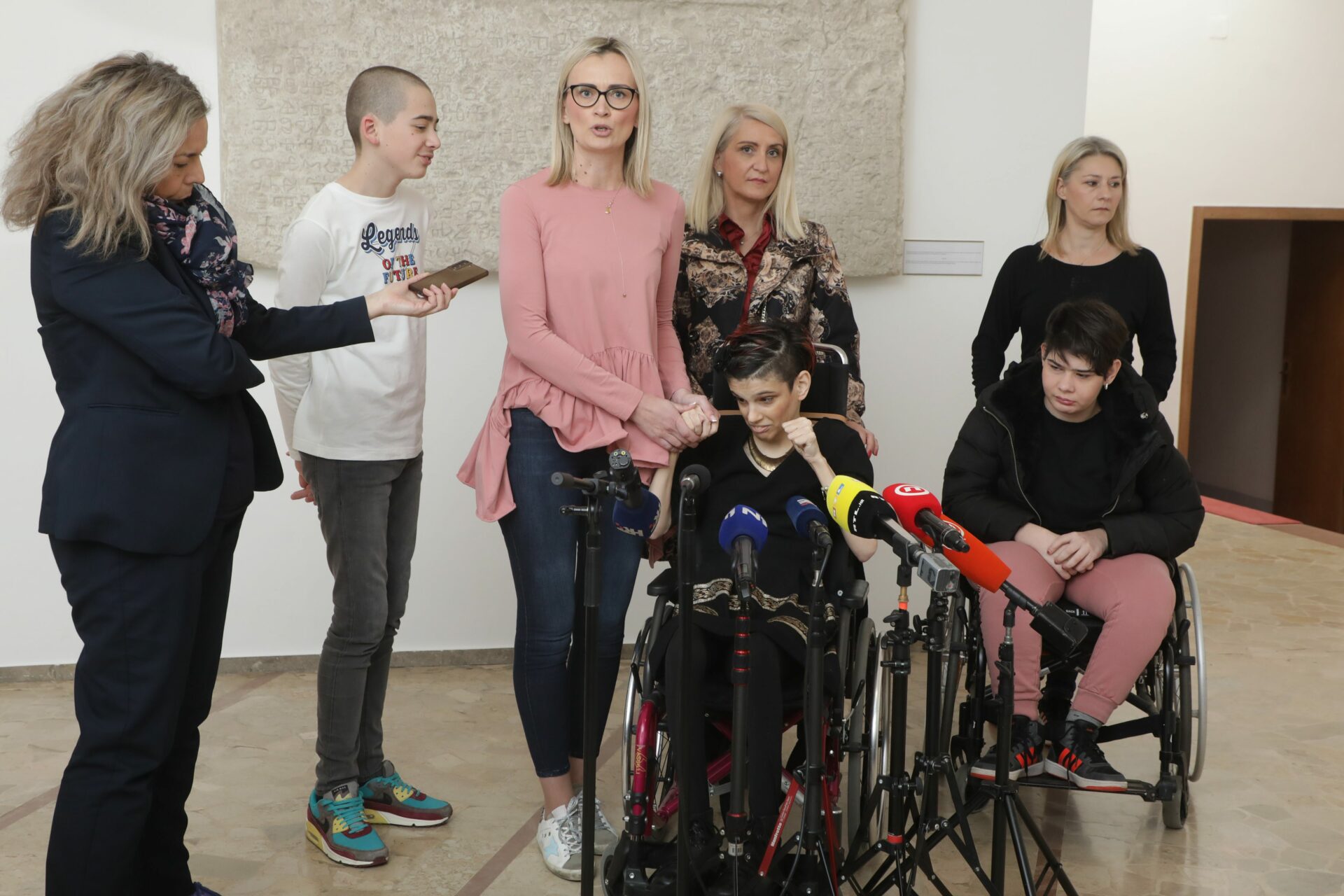 Gradonačelnik izazvao ljutnju: ‘Srami se Tomaševiću, ukidaš pomoć djeci i osobama s invaliditetom’