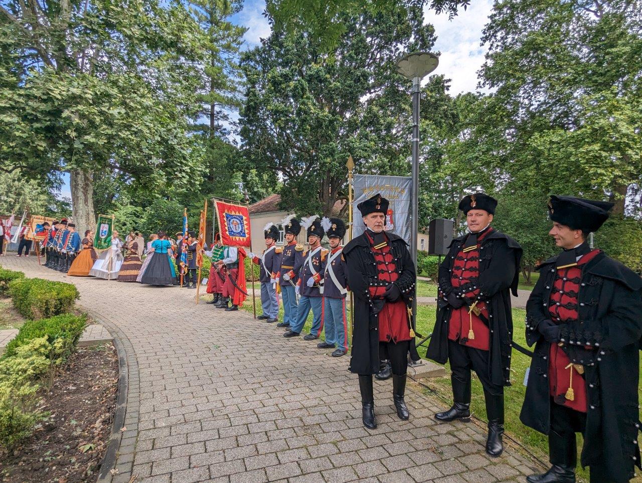 U Ivaniću oživjela hrvatska povijest: Održan svečani mimohod