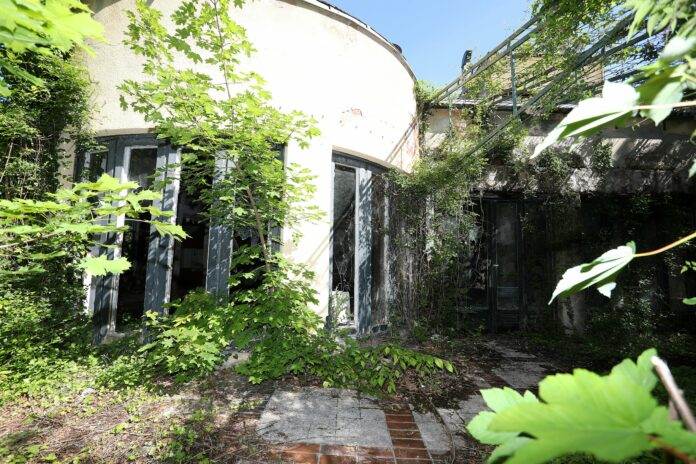 Zagreb, 21.05.2021 - Bivsi restoran Sumski dvor