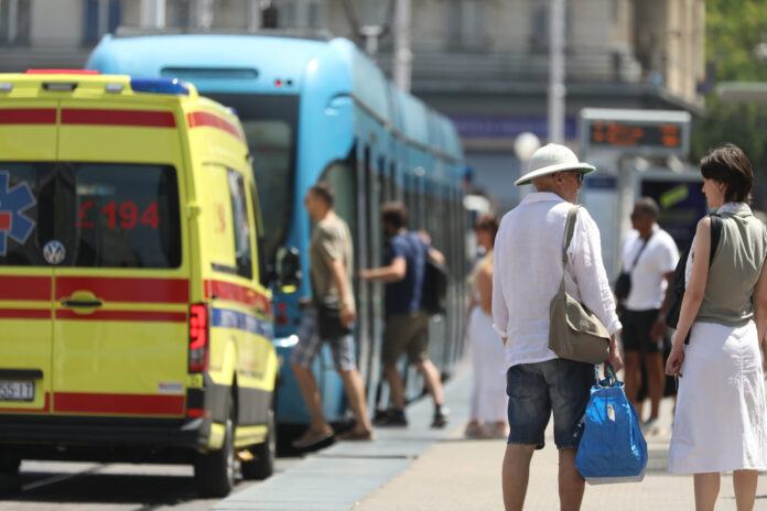 Zagreb, 25.07.2022 - Visoke temperature na gradskom asfaltu