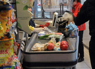 Blagajnica u dućanu bijesna zbog bahate žene: ‘Nisam mogla vjerovati, ljudi oko mene su gledali u čudu’
