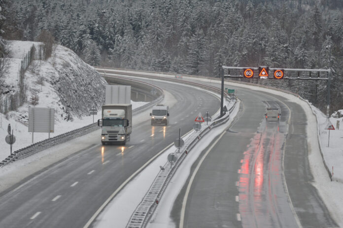 Gorski kotar, 16.01.2023 - Zimski uvijeti na autocesti A6 Rijeka - Zagreb