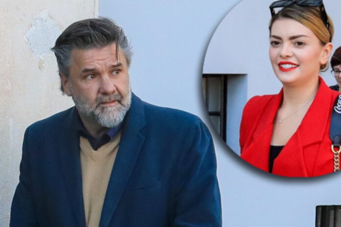 Ella i Charles su usred razvoda braka