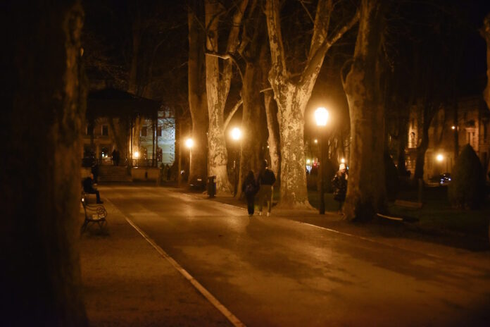 Zagreb, 25.03.2023 - Simbolicno gasenje svjetla u sklopu akcije Sat za planetu Zemlju u parku Zrinjevac