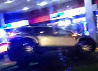 Krš i lom: Pijani šef gradskih cestara službenim autom izazvao sudar pa ‘odletio’ na benzinsku