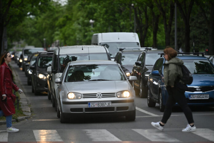 Zagreb, 16.04.2024 - Prometna guzva u centru grada