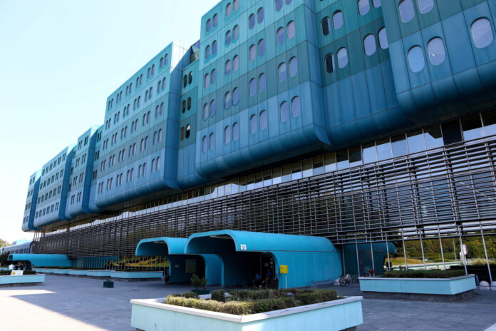 Zagreb, 06.08.2022 - Putnici ozlijedjeni u slijetanju autobusa na A4 dovezeni na lijecenje u KB Dubrava