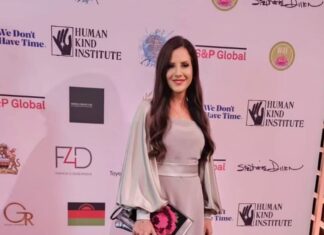 Supruga moćnog političara ukrala pažnju: Rijetko se pojavljuje u javnosti, a od muža je mlađa 12 godina