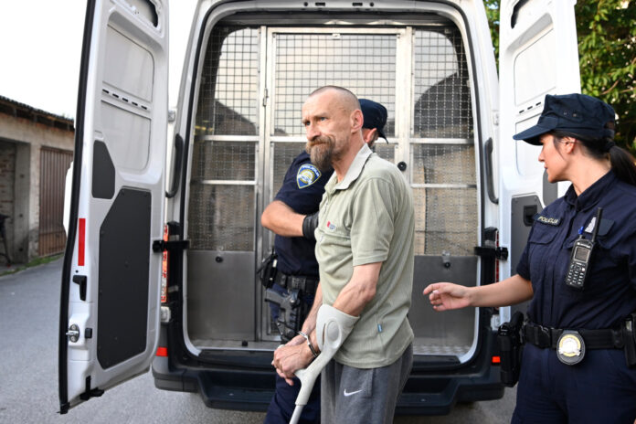 Bjelovar, 22.07.2024 - Privodjenje Kresimira Pahokija koji je jucer ubio sestero ljudi i vise njih ranio u Domu za starije i nemocne