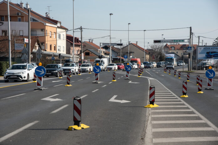Zagreb, 17.02.2024 - Nastavak gradjevinski radova na krizanju Zagrebacke ceste i Ulice kneza Branimira u Sesvetama