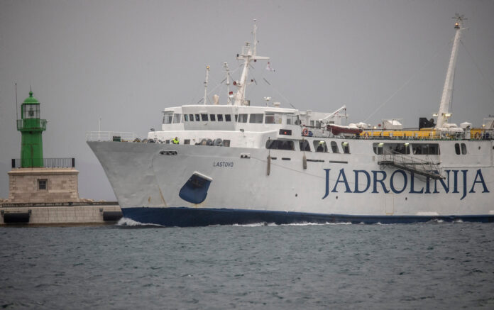 Split, 30.03.2022 - Trajekti Jadrolinije u luci