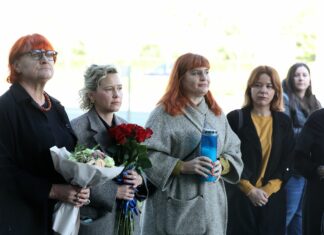 Borić i Kekin položile cvijeće ispred suda: Prije 25 godina na današnji dan dogodio se strašan zločin