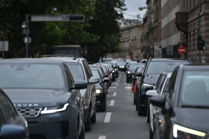 Zagreb, 16.04.2024 - Prometna guzva u centru grada