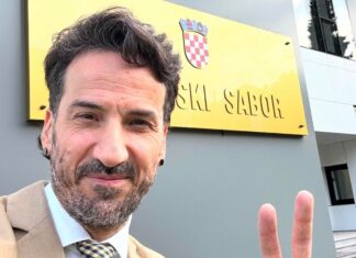 Miletić se pohvalio rijetkom fotografijom svojih kćeri: Pratitelji ga prozvali zbog jednog detalja