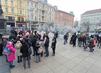Turisti u čudu u centru Zagreba: Nije im jasno što se događa u subotu ujutro na glavnom trgu