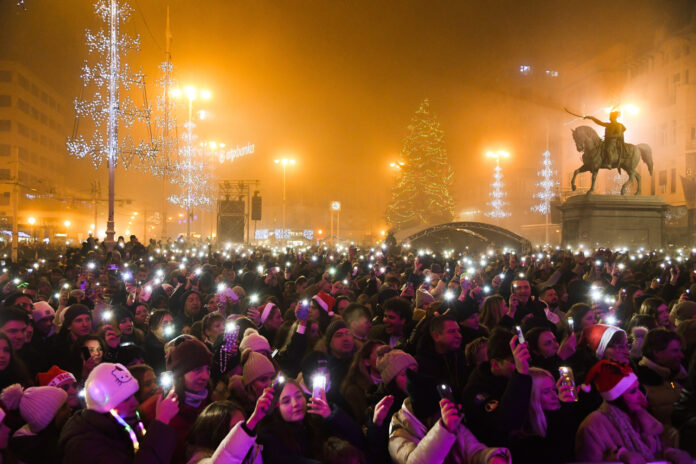 Zagreb, 31.12.2024 - Josipa Lisac zagrijala publiku na doceku  nove 2025. godine na Trgu bana Josipa Jelacica