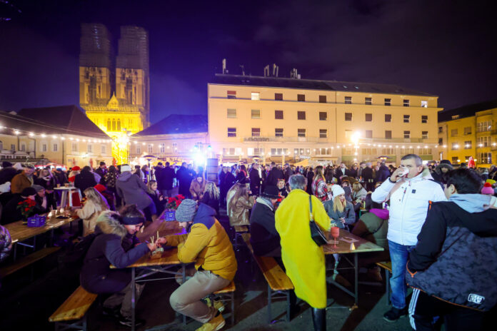 Zagreb, 22.12.2023 - Manifestacija PLACe market na Dolcu