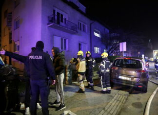 Policija otkrila detalje požara: Netko je namjerno zapalio kamp kućicu, izgorjeli i automobili u blizini