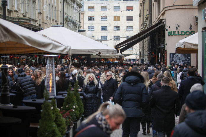 Zagreb, 24.12.2024 - Atmosfera na zagrebackoj spici na Badnjak