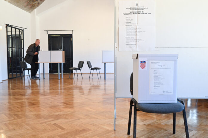 Zagreb, 29.12.2024 - Izbori: gradjani glasaju na izborima za predsjednika RH