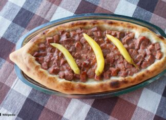 Ukusno jelo koje podsjeća na pizzu: Ova posebna pita oduševila je mnoge