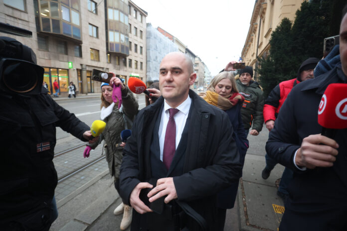 osip Dabro nakon razgovora u USKOK-u dao je izjavu za medije