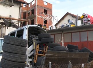 Pogledajte kakav divlji deponij ima usred zagrebačke Dubrave: ‘Ovo je bomba, bomba’