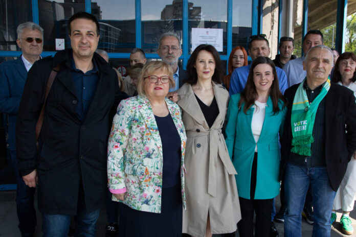 Zagreb, 27.04.2025 - Nositeljica liste Dalija Oreskovic predala je listu DOSIP-a, GLAS-a, Reformista i ORaH-a za Gradsku skupstinu Grada Zagreba