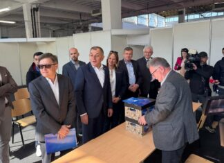 Ivica Lovrić predao potpise za kandidaturu: ‘Primjećujem kod gradonačelnika Tomaševića nervozu’