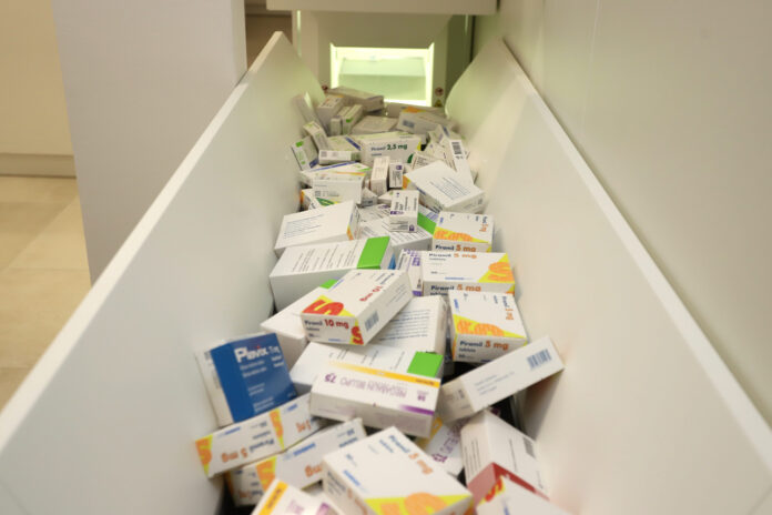 Varazdin, 24.12.2020 - U Ljekarni Varazdinske zupanije pustena u rad robotska ruka u skladistu lijekova