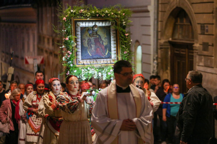 Zagreb, 31.05.2022 - Misnim slavljem i procesijom proslavljena svetkovina Majke Bozje od Kamenitih vrata