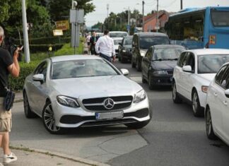 Zagrebački kvart pod opsadom, otac nije mogao po dijete: ‘Snimajte kak me napada’