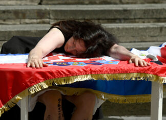 Žena na Dolcu tijelo brisala spužvom, a zatim izvadila nož: Sa sobom je imala i hrvatsku zastavu