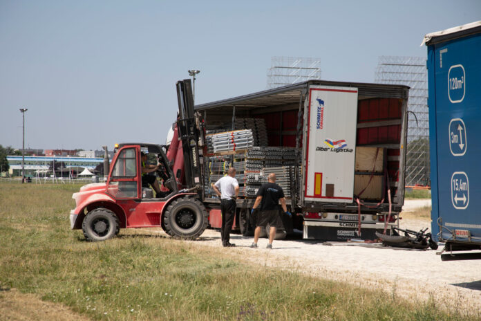 Zagreb, 14.06.2025 - Radovi na hipodromu za nadolazeci koncert Marka Perkovica Thompsona