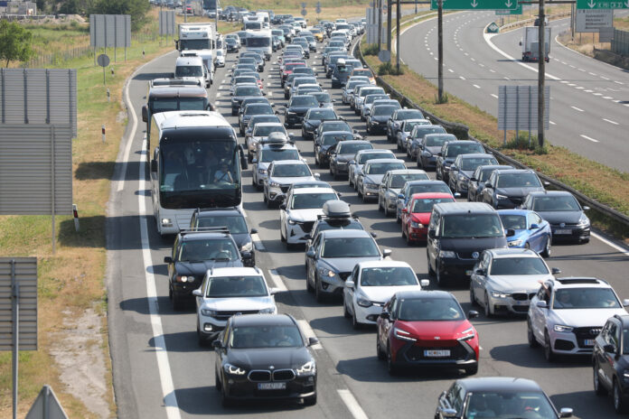 Zagreb, 19.06.2025 - Guzve na autocesti A1 u smjeru mora