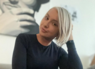 Danijela Dvornik objavila fotografiju u zagrljaju polugolog muškarca: Šuška se da su više od prijatelja