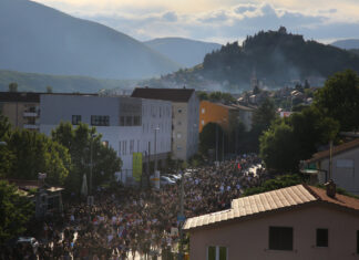 Dida Iko iz Sinja dobio nagradu za dobro djelo prije koncerta: ‘Hvala Vam u ime cijelog naroda’