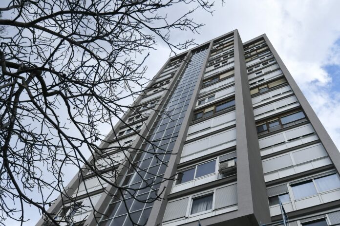 Zagreb, 12.02.2019 - Neboder na adresi Nova cesta 4 koji se obnavlja