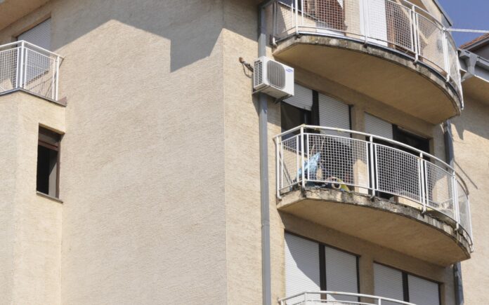 Zagreb, 02.05.2014 - Pozar stana na cetvrtom katu zgrade u Zlatarskoj ulici