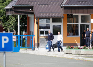 Slikali Ivu Sanadera kako izlazi na slobodu: Evo kako izgleda nakon devet godina po zatvorima