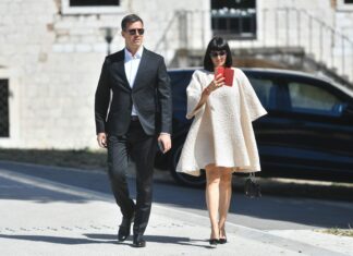 Tko je samozatajna majka Dominika Livakovića: Bila je udana za državnog tajnika, a sad je s poduzetnikom
