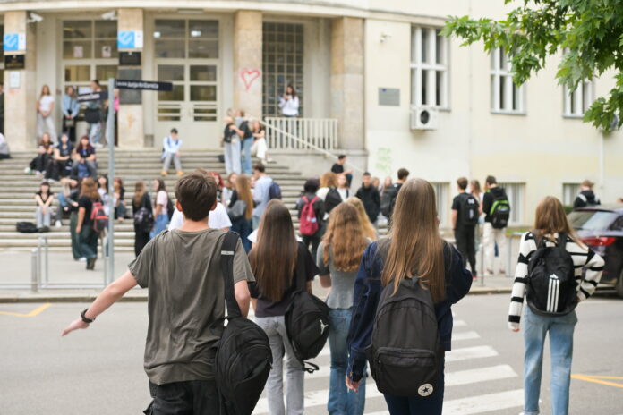 Zagreb, 08.09.2025 - Pocetak nove skolske godine u VII gimnaziji