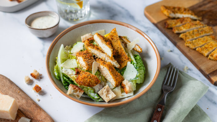 Cezar salata s hrskavom piletinom_Kotányi Crispy POH