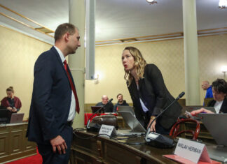 Vatreno u Skupštini: Sukobili se Tomašević i Marija Selak Raspudić