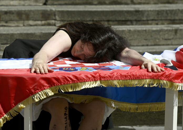 Zagreb, 27.06.2025 - Krhotine, performans Arijane Lekic Fridrih  u sklopu festivala Perforacije