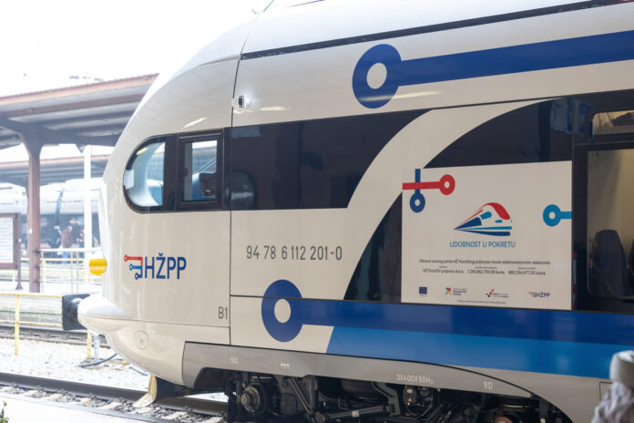 Zagreb, 21.12.2022 - Prva voznja novog elektromotornog vlaka na prigradskoj liniji Zagreb - Dugo Selo