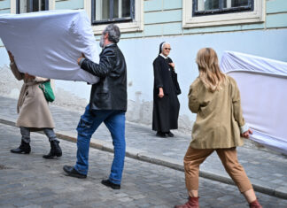Zagrepčani centrom nosili madrace: Poruka na njima nikoga nije ostavila ravnodušnim