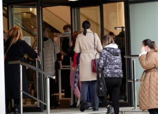 Hrvaticama omiljeni modni lanac iznenada trajno zatvorio trgovinu: Žene ostale pred vratima