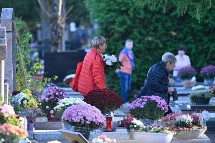 Zagreb, 30.10.2025 - Groblje Mirogoj pred sutrasnji blagdan Svih svetih