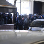 Muškarci u crnom okupirali Preradovićevu: Pokušali ući u prostorije Srpskog kulturnog centra